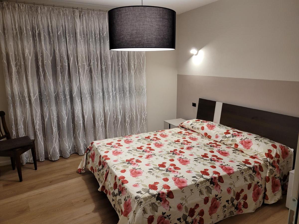 Casa Vacanze Paola Romeno 外观 照片