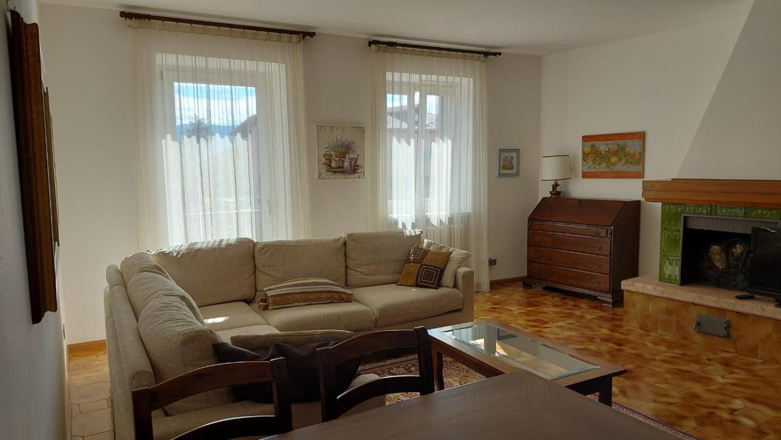 Casa Vacanze Paola Romeno 外观 照片
