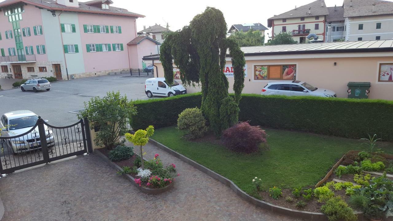 Casa Vacanze Paola Romeno 外观 照片