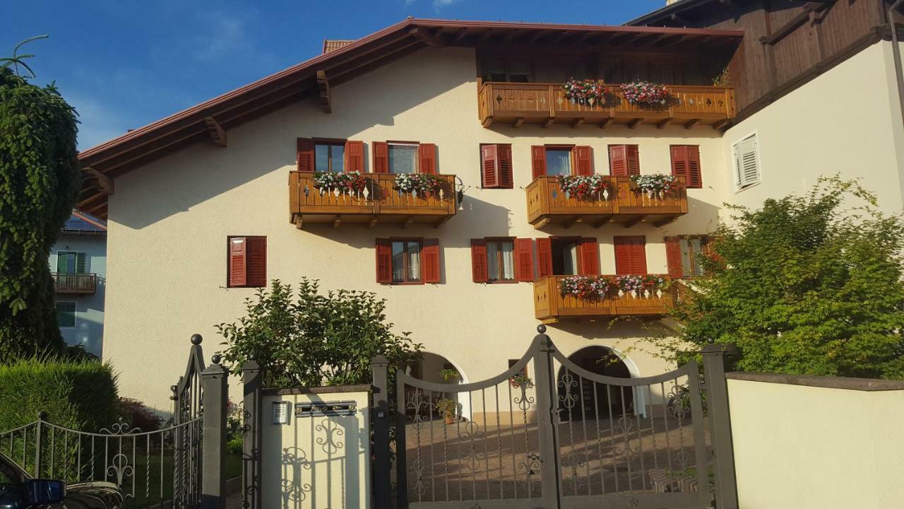 Casa Vacanze Paola Romeno 外观 照片